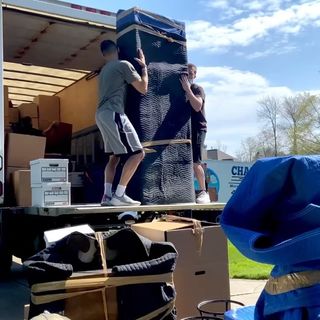 Real Moving jobs in Cleveland, OH - Instagram image: COGdiU6h4Hj